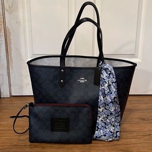 Coach reversible tote & wristlet, excellent used condition.